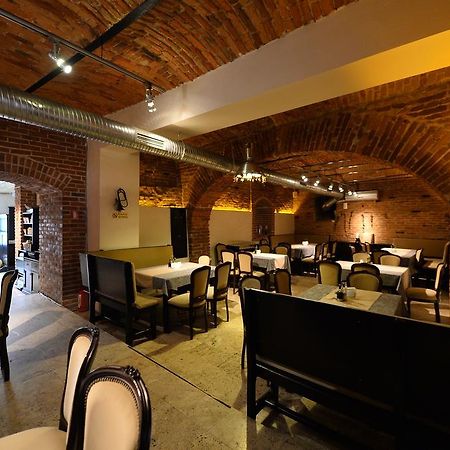Pensiunea Antique Târgu Jiu Εξωτερικό φωτογραφία