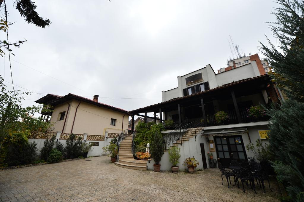 Pensiunea Antique Târgu Jiu Εξωτερικό φωτογραφία